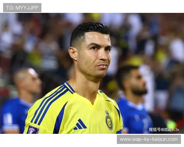 足球运动员模仿 C 罗庆祝失误