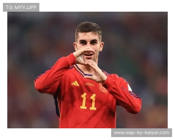 费兰托雷斯小禁区滑铲非常积极