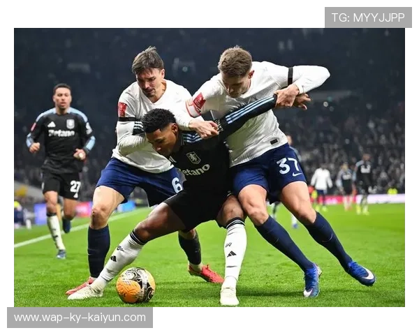 热刺多次制造威胁，库卢切夫斯基贴地斩破门
